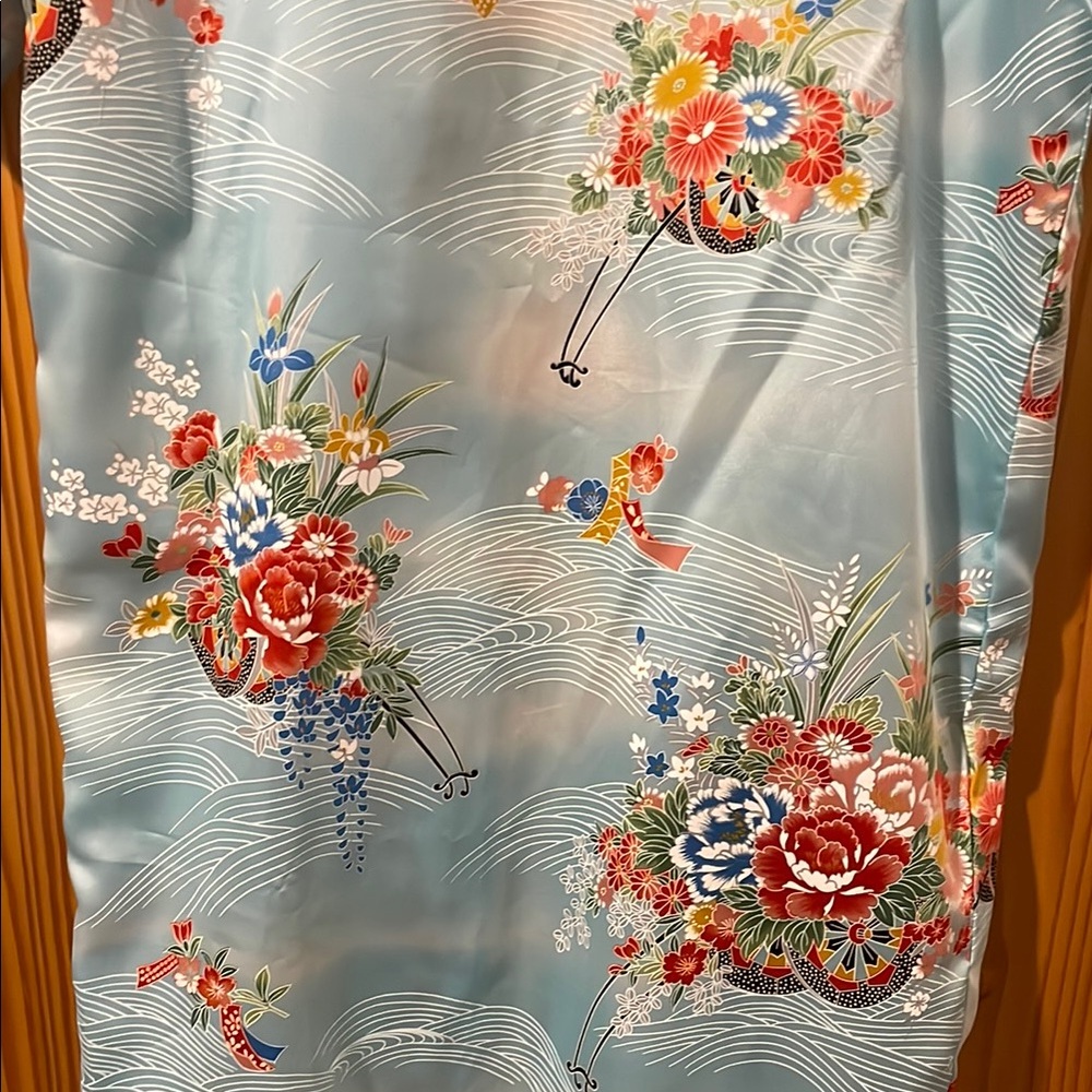 NWOT Authentic Ichiban Floral Satin Kimono Robe - Picture 7 of 7